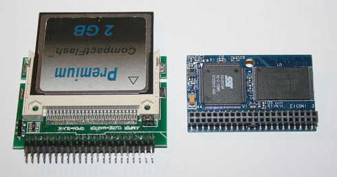 CF-Card-Adapter (links) und Flash-Speichermodul (rechts)
