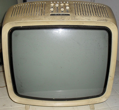 Saba Pro FP 32 Fernsehgerät aus den 70ern