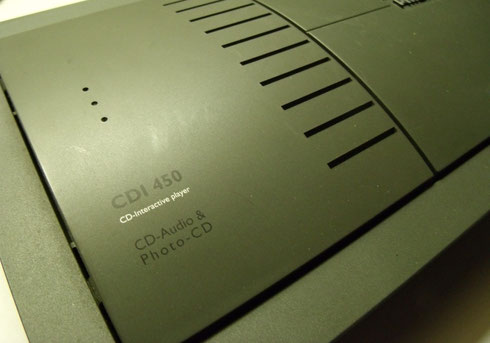 Wiedergabegerät für das CD-i-Format, der CDI 450 von Philips